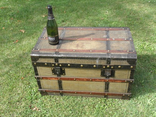 Big vintage trunk travel - vintage,